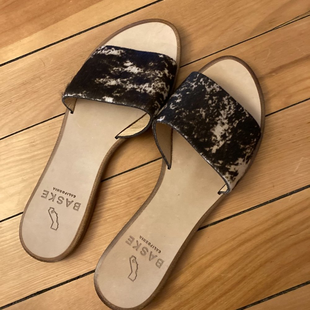 BASKE CALIFORNIA Sage Slide Sandal Cow Print Calf Hair Size 8.5 EU 39